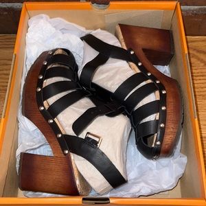 “Host Pick” Kork- Ease sandals